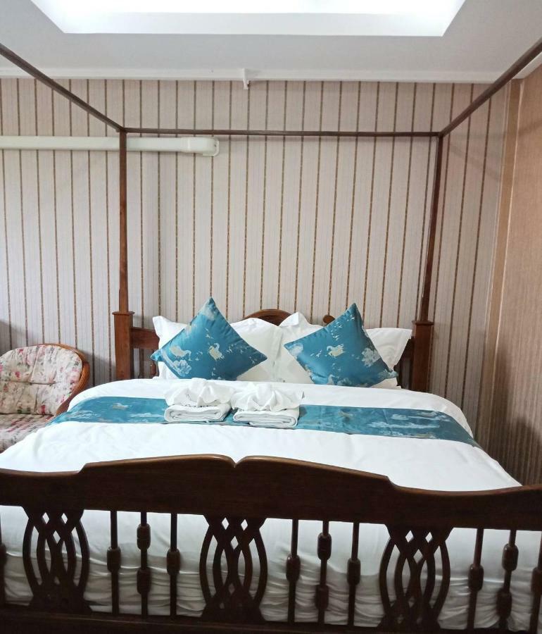 A Lanna Boutique House Hotel Chiang Mai Buitenkant foto